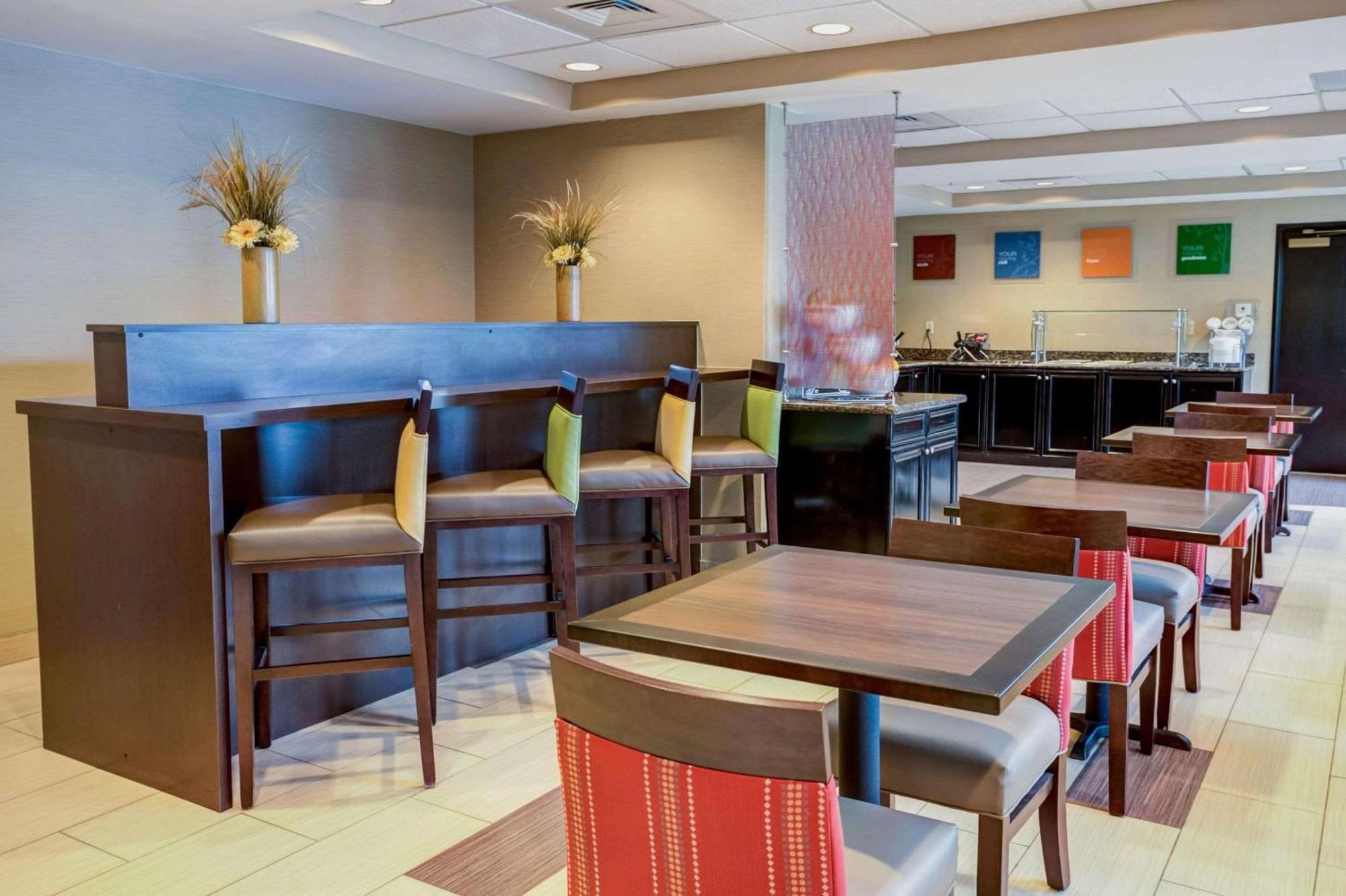 Comfort Suites Concord Mills Eksteriør billede
